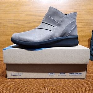 Clarks Gray Boots - womens size 7 NIB
